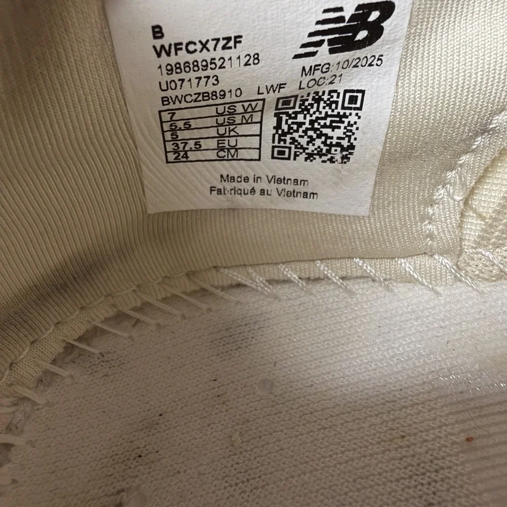 New Balance FuelCell Rebel V5 Angora WFCX7ZF Women's Size 7B Running Shoes